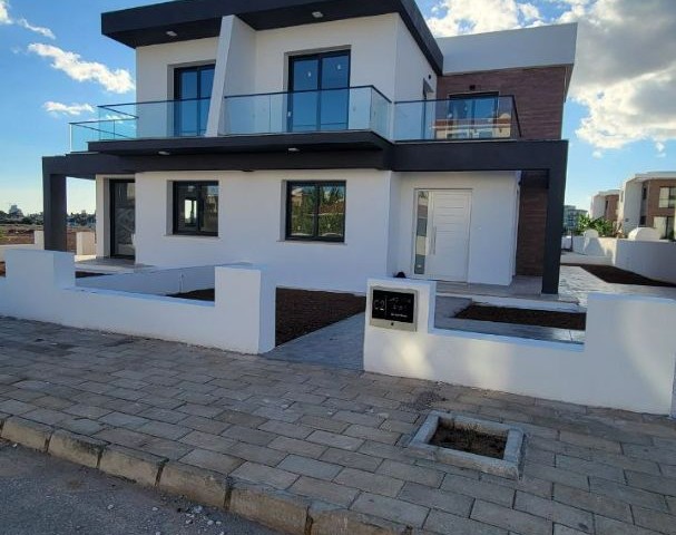 Iskelede satilik duplex villa 3+1