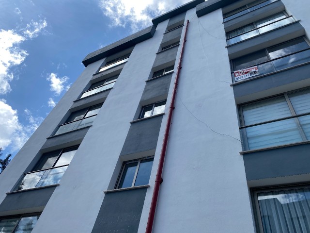 2+1 Wohnung mit Bergblick im Stadtzentrum zu verkaufen