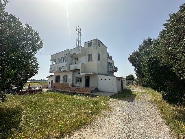 Полное здание на продажу рядом с проектом социального жилья в регионе Деринья