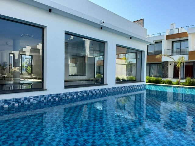 Niedrigster Preis für eine 3+1 Maisonette mit schöner Aussicht, 327 m² Grundstück + 70 m² Dachterrasse im beliebten Luxuskomplex Orchard mit toller Infrastruktur!
