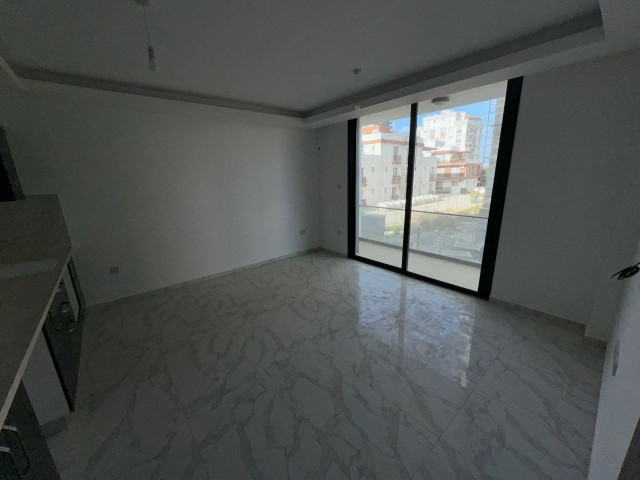 In popular area Long Beach Ready 2+1, 85 sq.m, block A. from the owner. All taxes, trafo paid. 500 m to the sea. There is a public roof terrace for residents. Ready ro live or rent! 