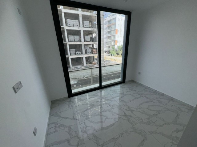 In popular area Long Beach Ready 2+1, 85 sq.m, block A. from the owner. All taxes, trafo paid. 500 m to the sea. There is a public roof terrace for residents. Ready ro live or rent! 