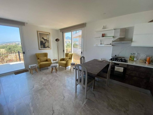 بهترین موقعیت مکانی آپارتمان ۲+۱ با منظره دریای باشکوه و تراس بزرگ در اولین ساحل در Esentepe. کاملا مبله و مجهز به تجهیزات فنی!
