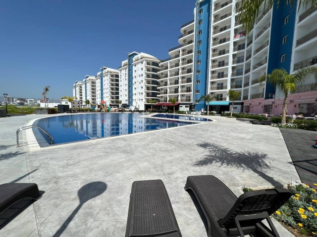 Long Beach'te Park Residence'ta lüks apartman 3+1, 112 m2 + büyük teras 25 m2, muhteşem deniz manzaralı, denizden 200 m uzaklıkta, 3+1 hazır güzel daire!tamamı mobilyalı ve teknik donanıma sahip!