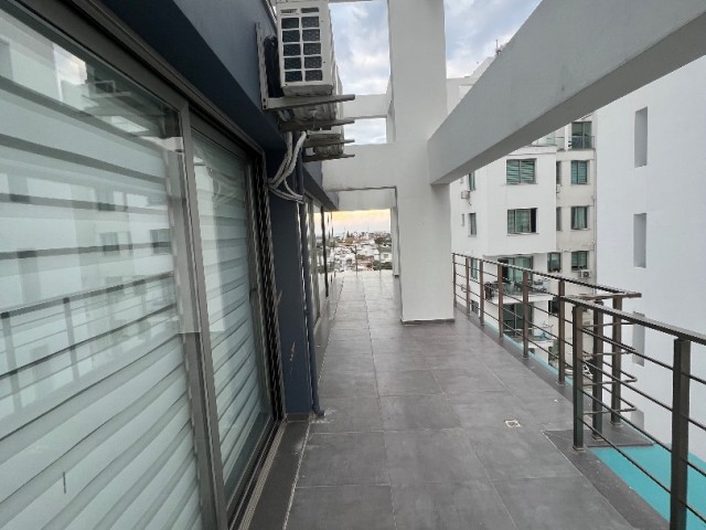 GİRNE MERKEZDE ÖZEL DÖŞENMİŞ PENTHOUSE DAİRE