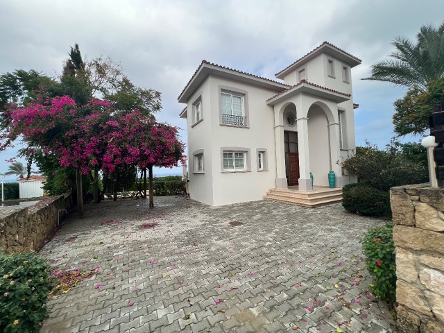 LUXURY DETACHED VILLA IN KARAOGLANOGLU, RIGHT NEXT TO THE SEA