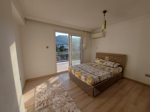 GİRNE MERKEZDE ÖZEL PENTHOUSE DAİRE