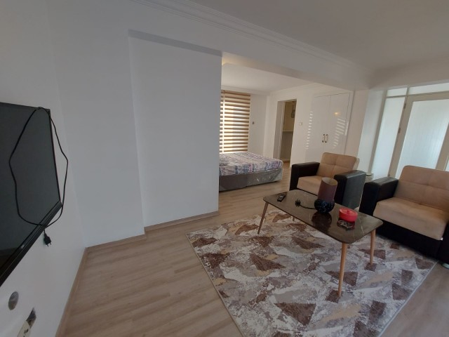 GİRNE MERKEZDE ÖZEL PENTHOUSE DAİRE