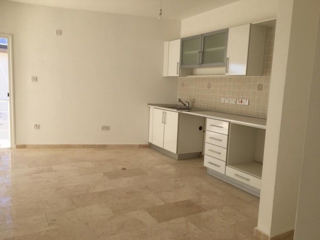 GİRNE MERKEZDE FIRSAT TÜRK KOÇANLI  2+1 DAİRE