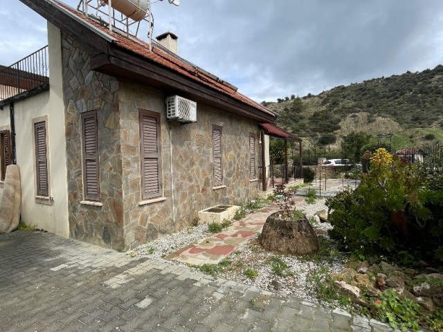 Detached houses for sale in Karşıyaka