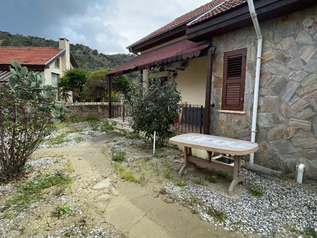 Detached houses for sale in Karşıyaka