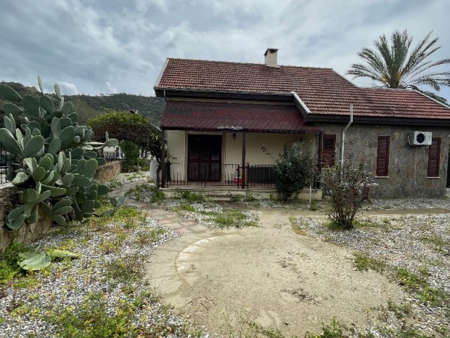 Detached houses for sale in Karşıyaka