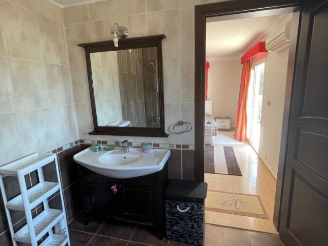 Saken Özel Villa Girne Edremit  / Saken Private Villa Kyrenia Edremit / (4+1)