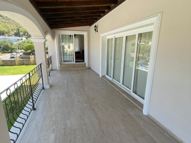 Saken Özel Villa Girne Edremit  / Saken Private Villa Kyrenia Edremit / (4+1)