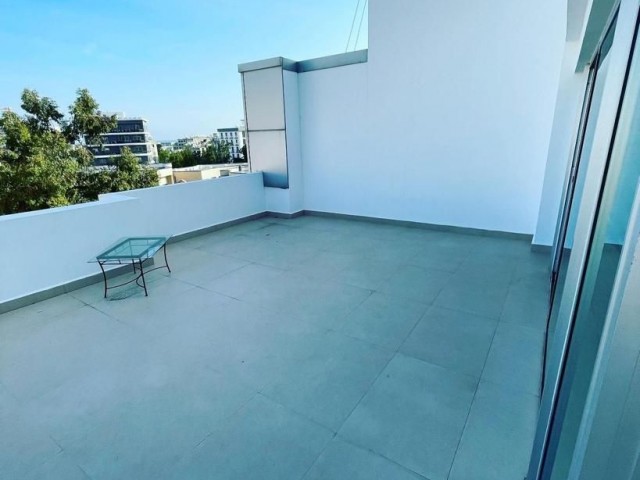 Penthouse 2+1 zur Miete in Karakum, Kyrenia