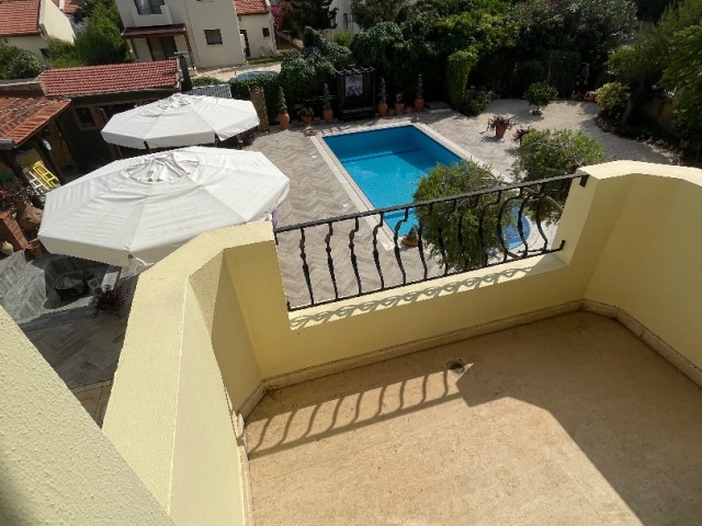 3+2 Villa zum Verkauf in Alsancak