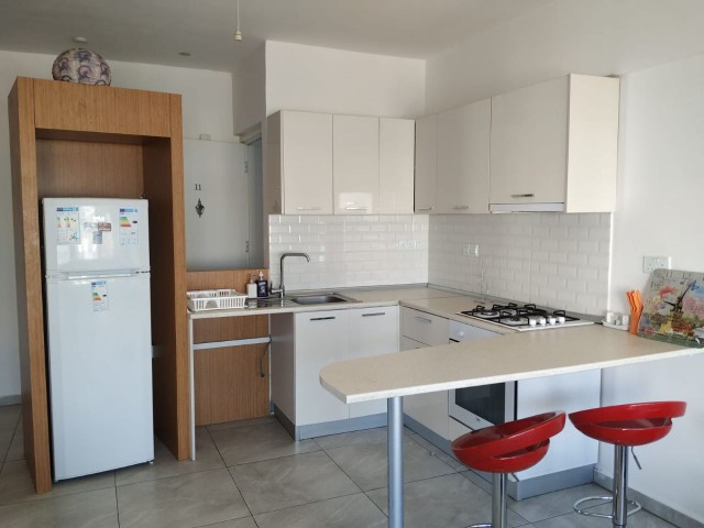 2+1 Wohnung Zu Verkaufen In Nikosia Yenisehir ** 