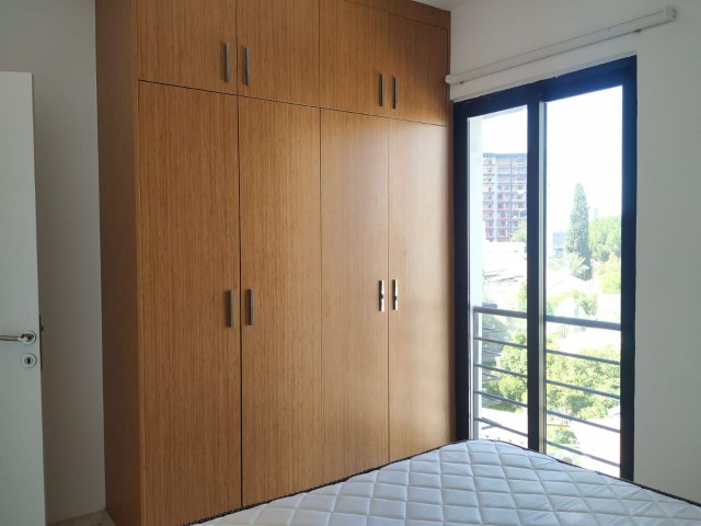 2+1 Wohnung Zu Verkaufen In Nikosia Yenisehir ** 