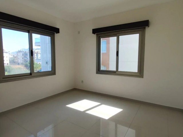 Kyrenia Kashgar 3 + 1 Apartment for Sale ** 