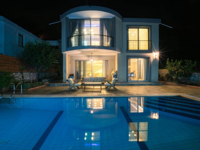 Villa To Rent in Bellapais, Kyrenia