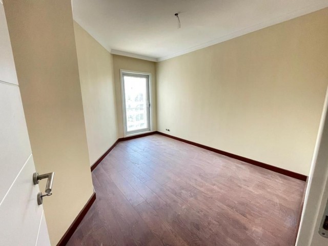 3+1 FLAT FOR SALE IN CYPRUS GIRNE CENTER ** 