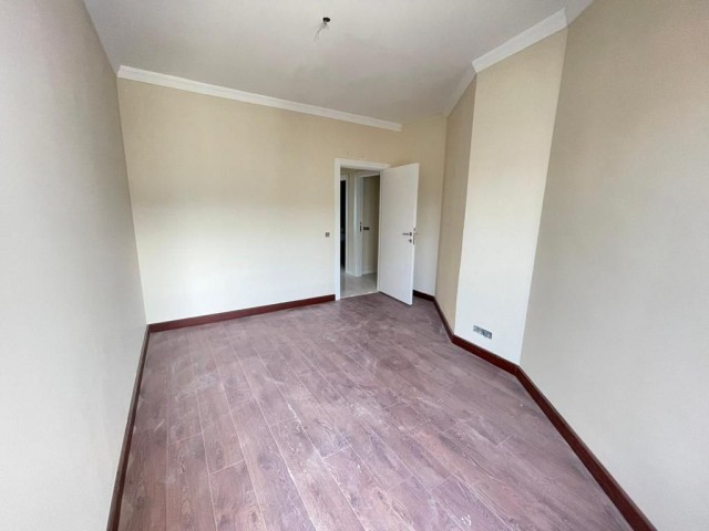 3+1 WOHNUNG ZU VERKAUFEN IN ZYPERN KYRENIA ZENTRUM ** 