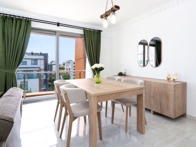 LUXUS 2 + 1 PENTHOUSE ZU VERMIETEN IN ZYPERN KYRENIA ZENTRUM ** 