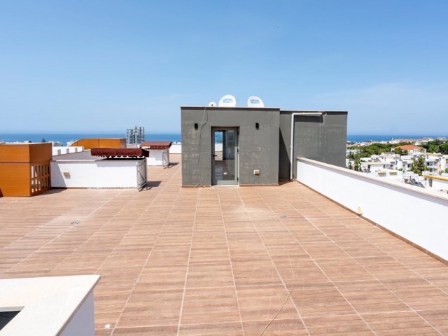 LUXUS 2 + 1 PENTHOUSE ZU VERMIETEN IN ZYPERN KYRENIA ZENTRUM ** 