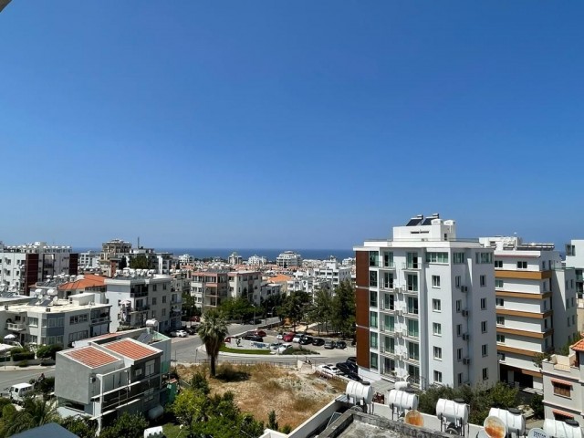 3 + 1 PENTHOUSE ZU VERKAUFEN IN ZYPERN KYRENIA ZENTRUM ** 