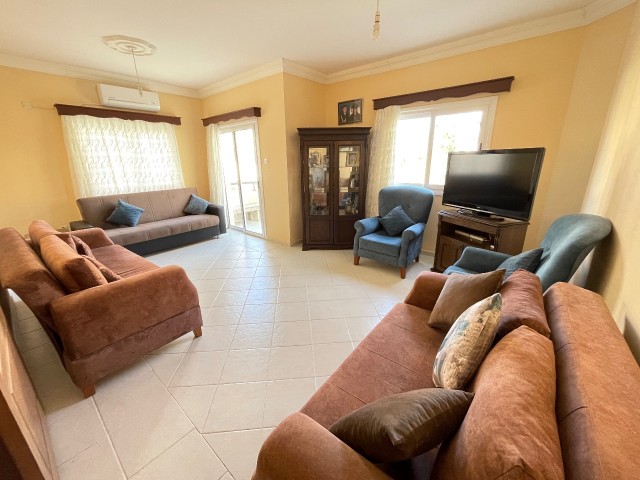 3+1 FLAT FOR SALE IN THE CENTER OF CYPRUS KYRENIA