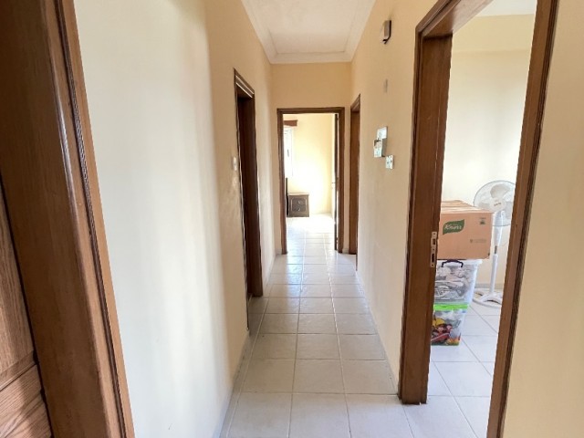 3+1 WOHNUNG ZUM VERKAUF IM ZENTRUM VON ZYPERN KYRENIA