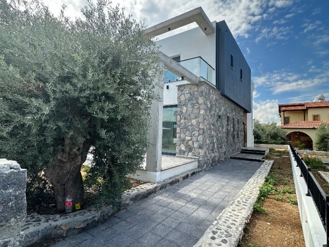 3+1 VILLA ZU VERKAUFEN IN ZYPERN GİRNE ÇATALKOY REGION