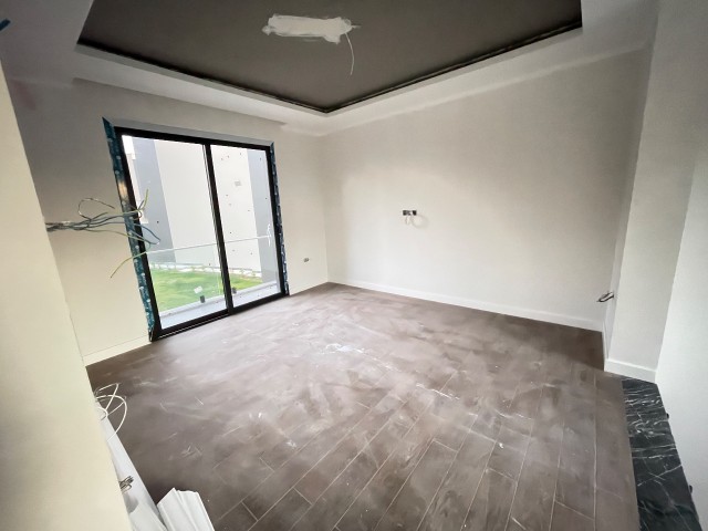 DUPLEX 1+1 WOHNUNG ZU VERKAUFEN IM ZENTRUM VON ZYPERN GİRNE