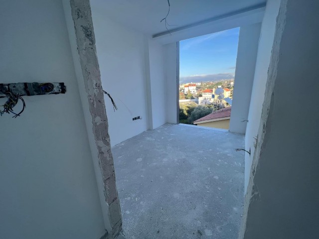 3+1 WOHNUNG ZU VERKAUFEN IM ZENTRUM VON ZYPERN GİRNE 