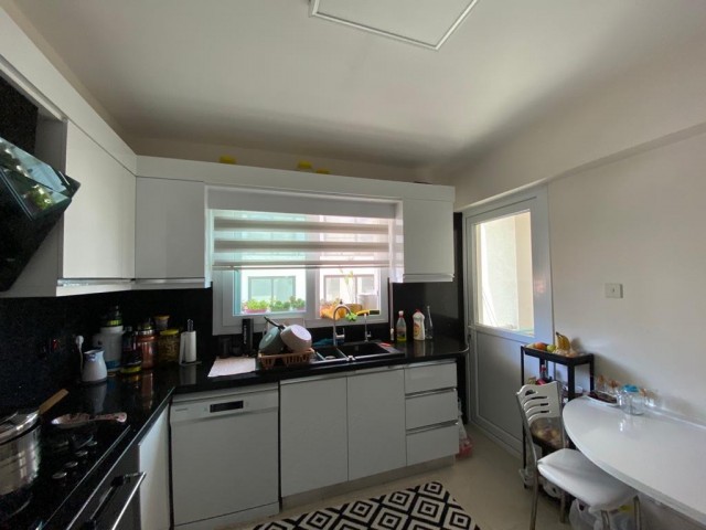 3+1 FLAT FOR SALE IN THE CENTER OF CYPRUS KYRENIA