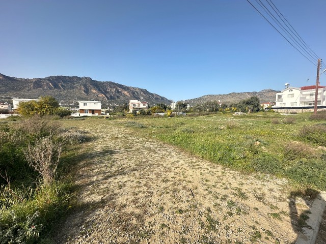 GRUNDSTÜCK ZUM VERKAUF IN DER REGION ZYPERN KYRENIA BOSPHORUS