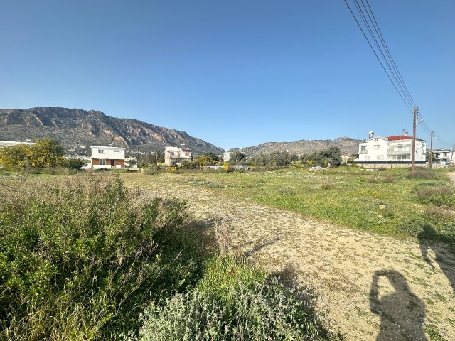 GRUNDSTÜCK ZUM VERKAUF IN DER REGION ZYPERN KYRENIA BOSPHORUS