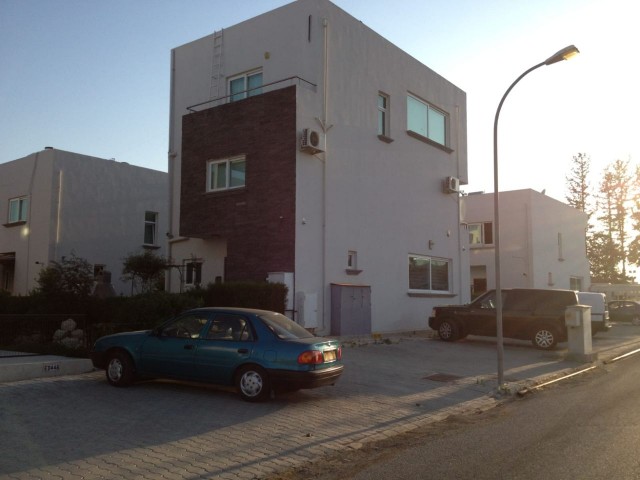 TURKISH FINANCIAL TRIPLEX 6+1 VILLA FOR SALE IN KAYMAKLI 