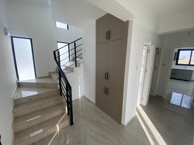 kıbrıs lefkoşada satılık tam müstakil Villa