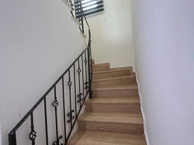 NICOSIA GÖNYELİ 4+1 TWIN VILLA ZU VERKAUFEN