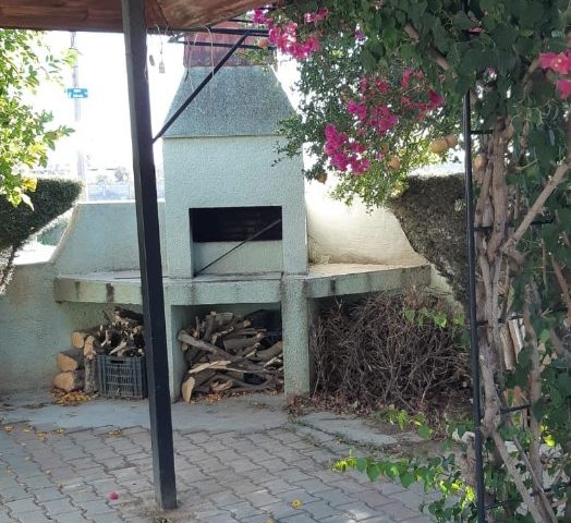 3+1 DOPPELVILLA mit GROSSEM Garten zum Verkauf in Nikosia Cihangir