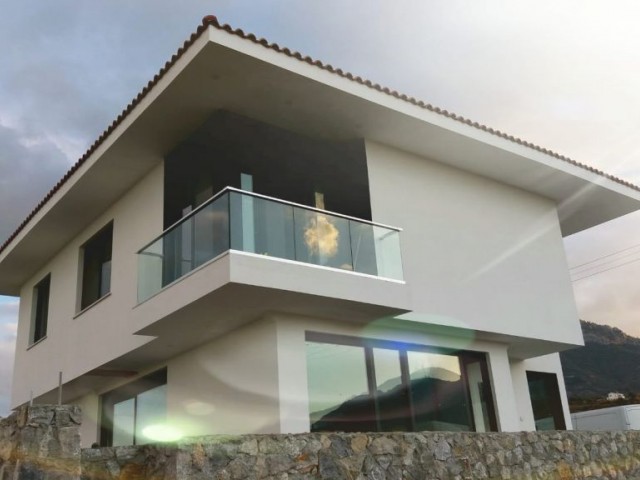 Luxury Villas with Magnificent Mountain and Sea Views in Kyrenia Yeşitepe Hvuzlu - Suitable for Bank Loan ** 