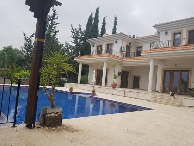 Luxury villa for sale 7+3