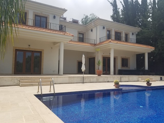 Luxury villa for sale 7+3