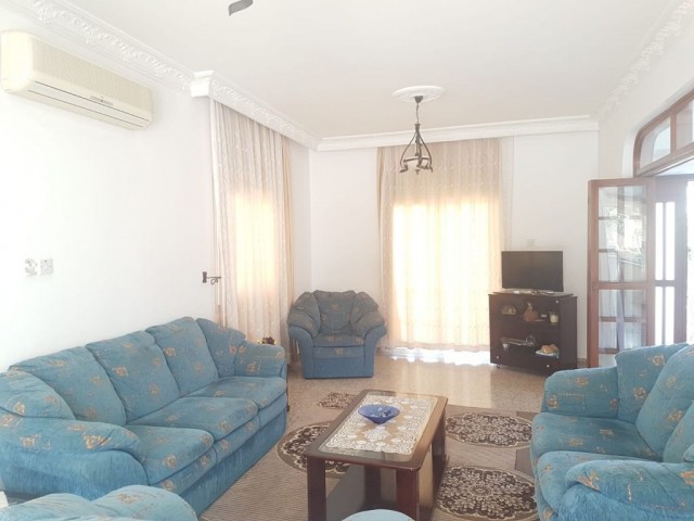 Girne Karaoğlanoğlu bölgesinde 3+1 Yüzme havuzlu - Full Eşyalı Villa