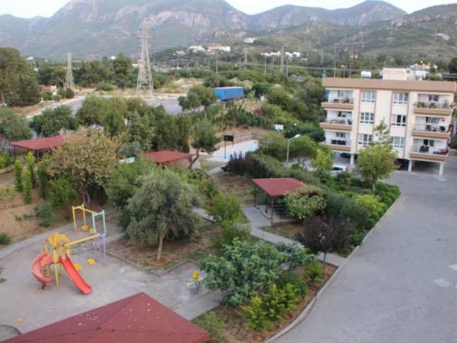 تخت برای فروش in Girne Merkez, گیرنه