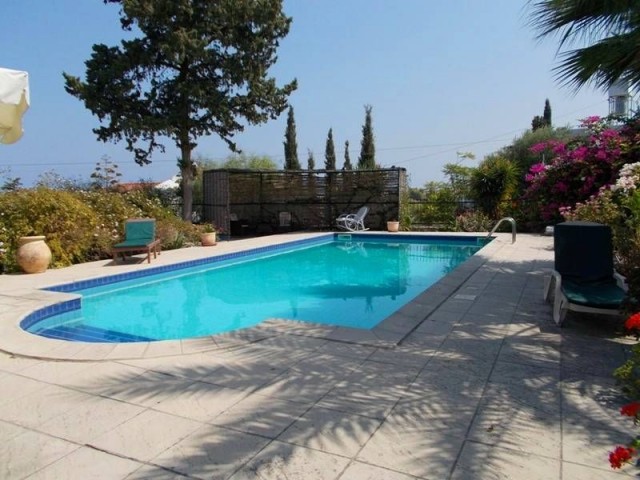 Luxury Villa with Sea View -Private Swimming Pool in 1 Acre of Land in Kyrenia Çatalköy - Suitable for Bank Loan ** 