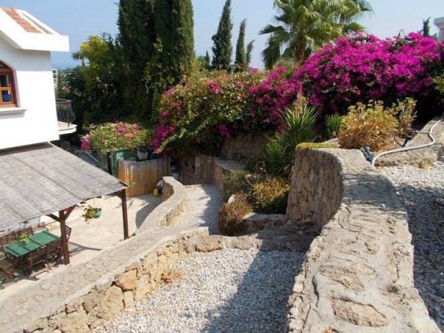 Luxury Villa with Sea View -Private Swimming Pool in 1 Acre of Land in Kyrenia Çatalköy - Suitable for Bank Loan ** 