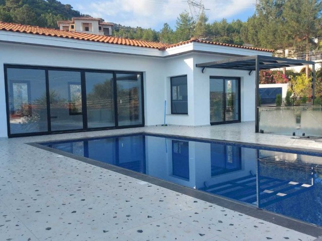 4+1 House with Pool in Kyrenia