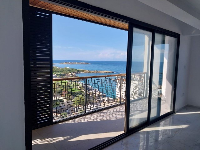 Penthouse Kaufen in Aşağı Girne, Kyrenia